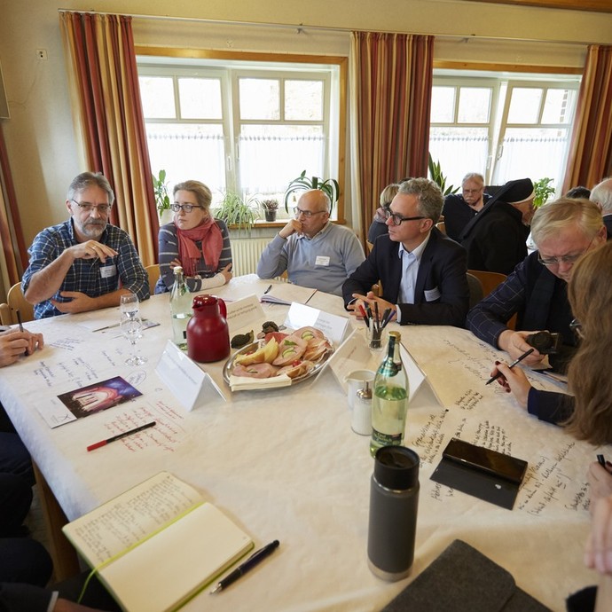 World-Café World-Café (vergrößerte Bildansicht wird geöffnet)