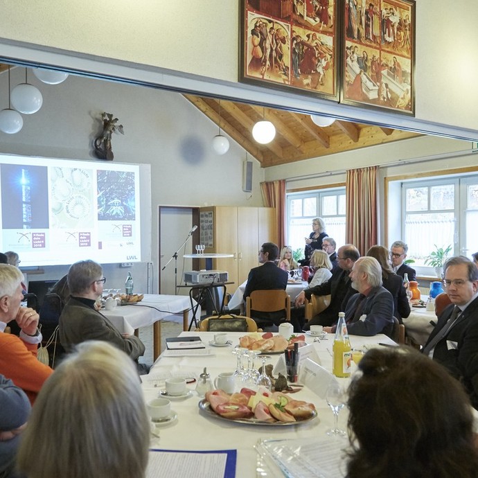 Vortrag "finde dein Licht" Vortrag "finde dein Licht" (vergrößerte Bildansicht wird geöffnet)