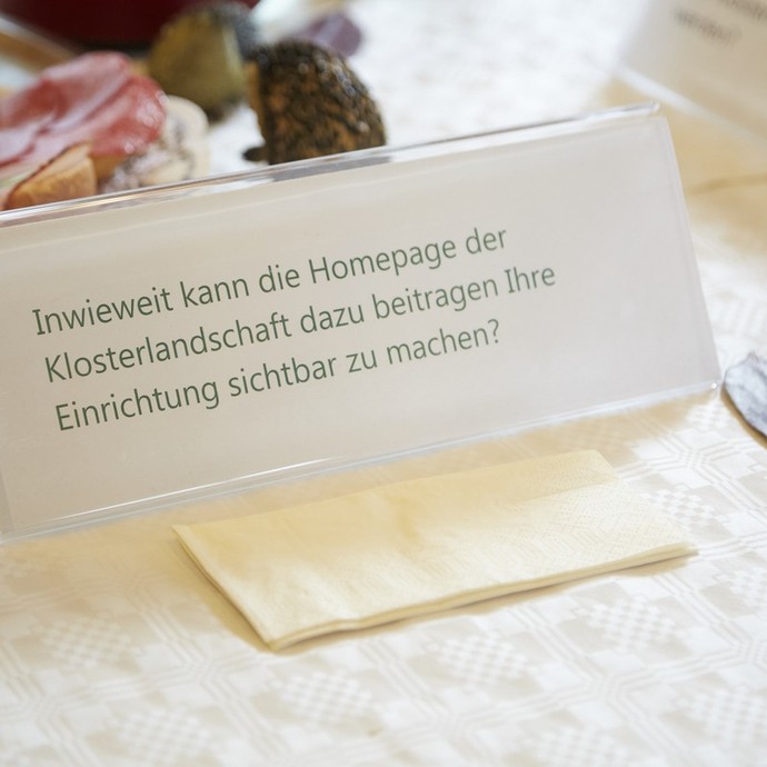 World-Café World-Café (vergrößerte Bildansicht wird geöffnet)