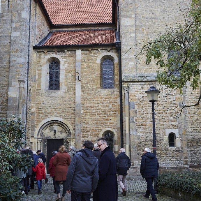 Rundgang Rundgang (vergrößerte Bildansicht wird geöffnet)