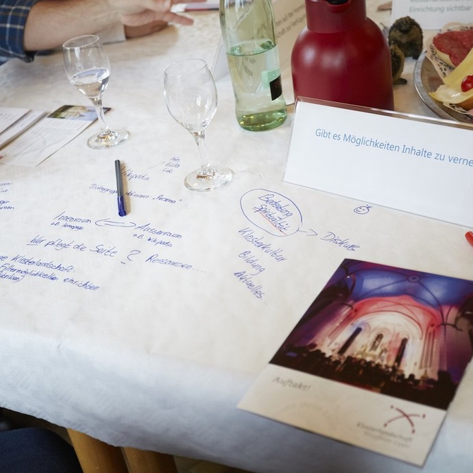 World-Café World-Café (vergrößerte Bildansicht wird geöffnet)