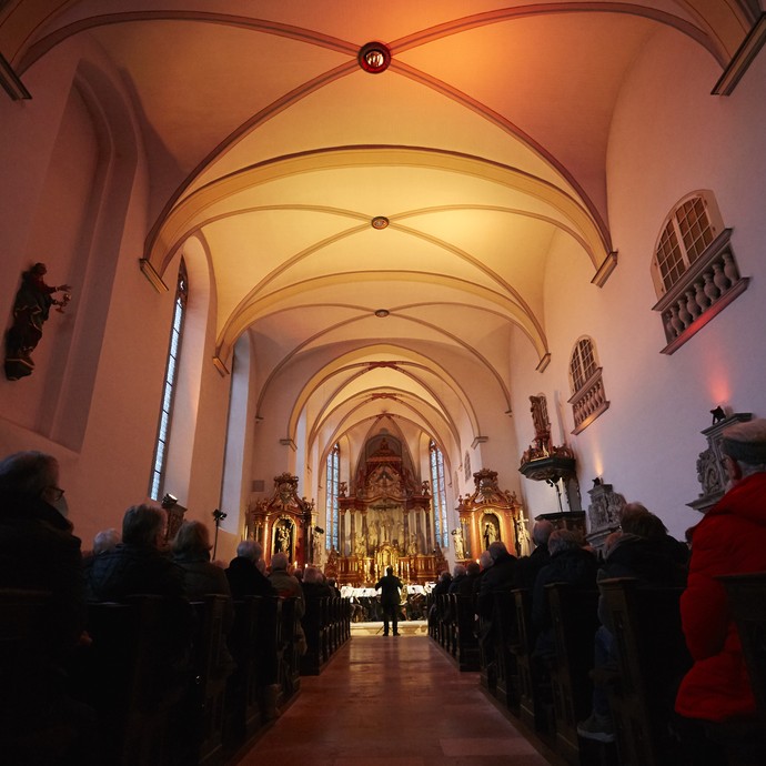 Blick auf den beleuchteten Chorraum des ehemaligen Klosters Warendorf. © LWL, Fotografie Sarah Bömer. Blick auf den beleuchteten Chorraum des ehemaligen Klosters Warendorf. © LWL, Fotografie Sarah Bömer.