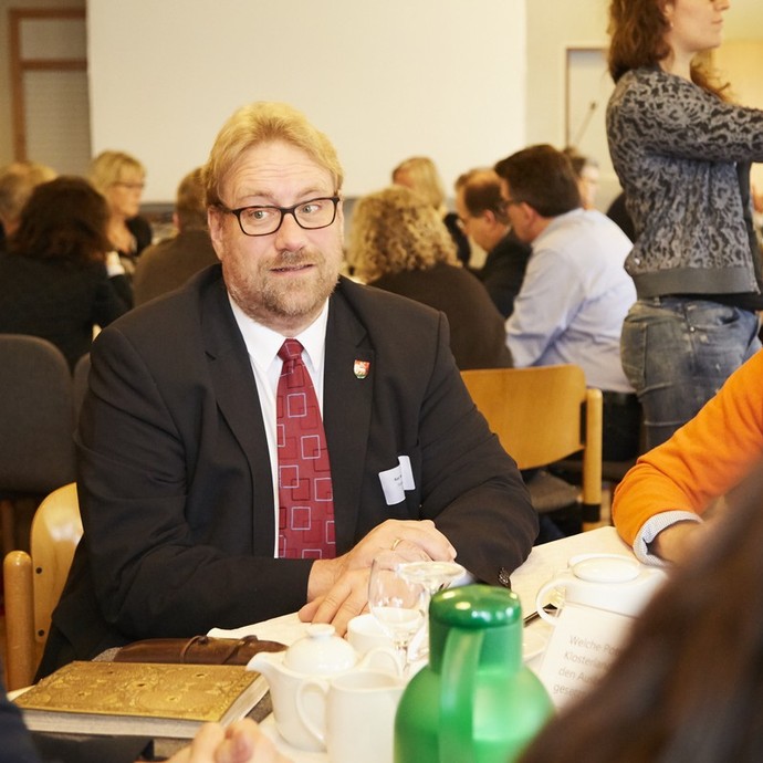 World-Café World-Café (vergrößerte Bildansicht wird geöffnet)