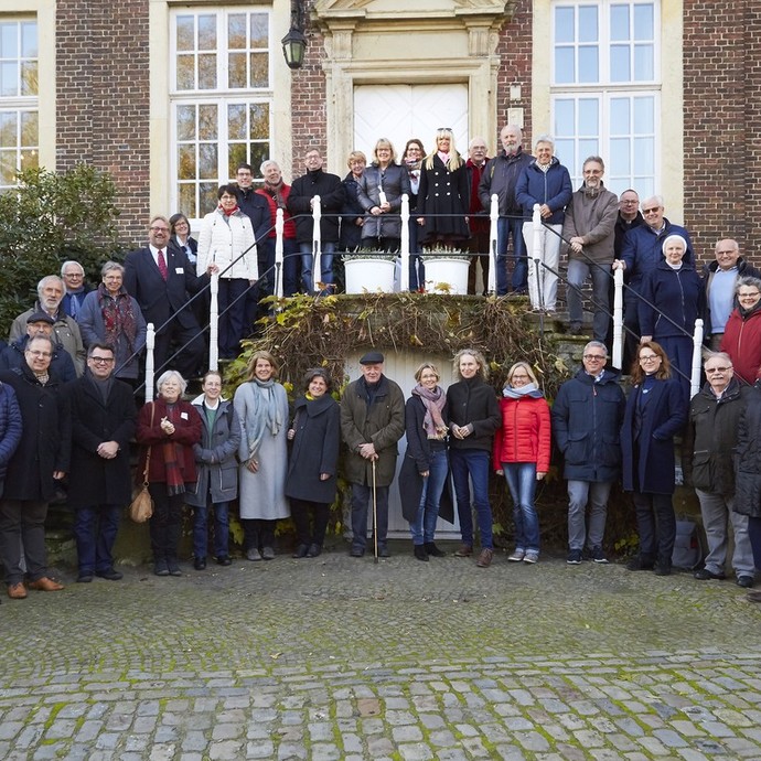 Gruppenfoto Gruppenfoto (vergrößerte Bildansicht wird geöffnet)